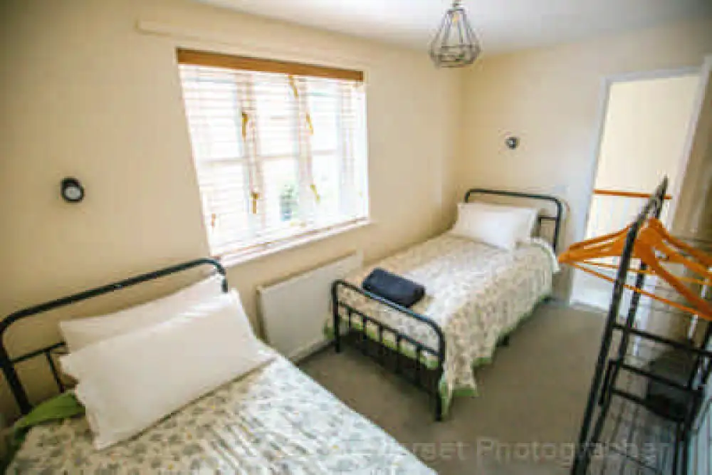 Twin Bedroom - Single Bed One View