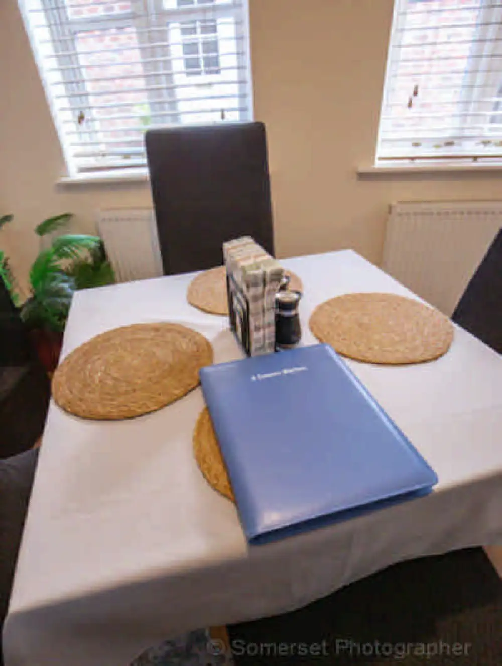 Dining table in the lounge