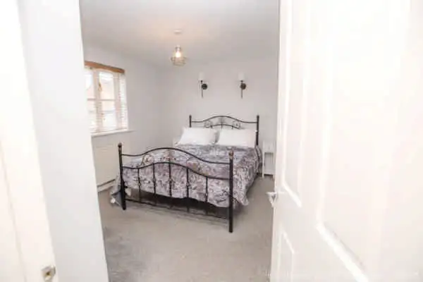 Double Bedroom with Natural Light and Space